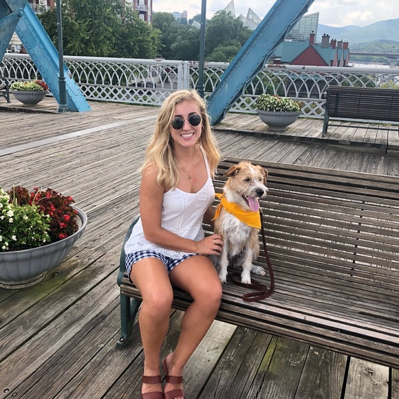 Meet your Posher, Loren - Picture 1 of 1